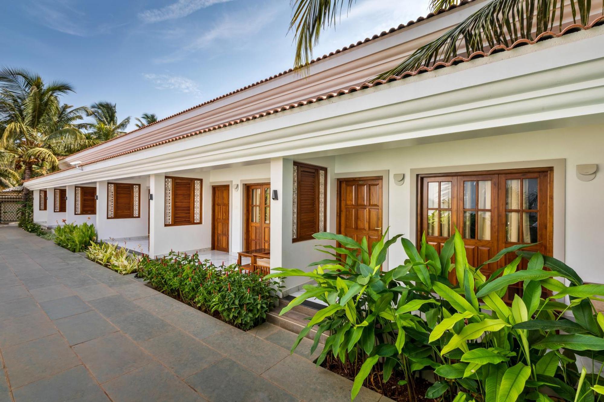 Leoney Resort Goa Vagator Exterior photo
