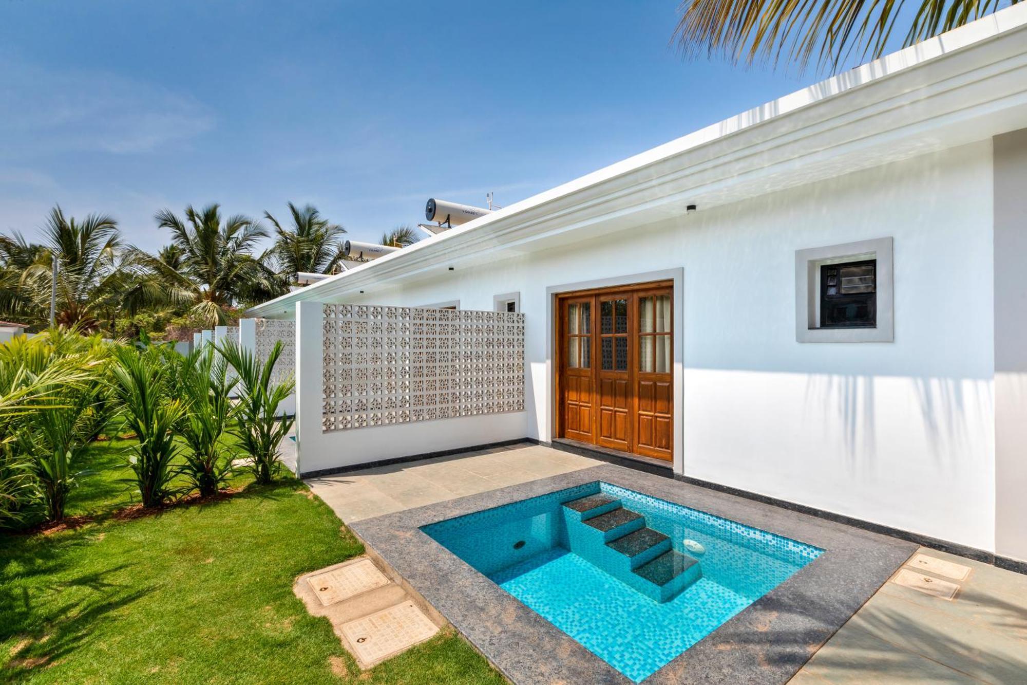 Leoney Resort Goa Vagator Exterior photo
