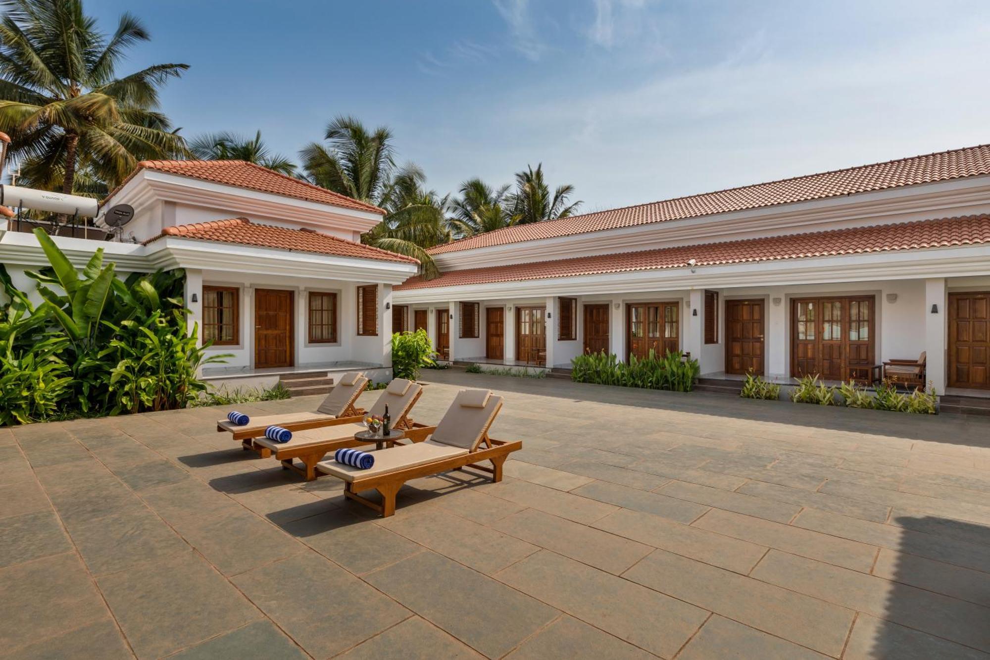 Leoney Resort Goa Vagator Exterior photo